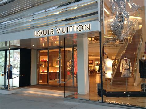 louis vuitton outlets